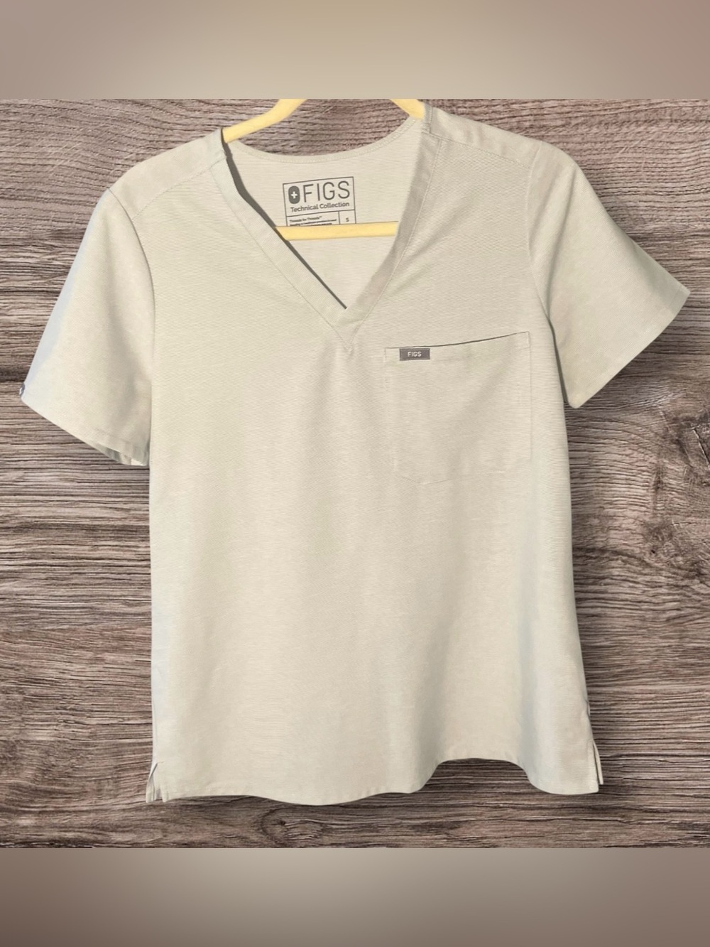 🩶FIGS Catarina One-Pocket Scrub Top. Space Gray. Size-Small. EUC.